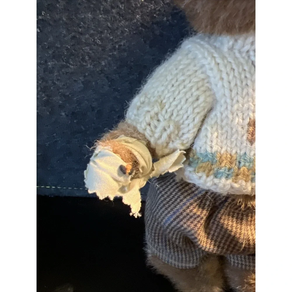 Retired Boyds Bears & Friends Edmund T. Bear‎ Beehive Sweater 8